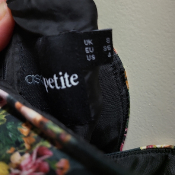 Floral dress - Picture 3 of 3